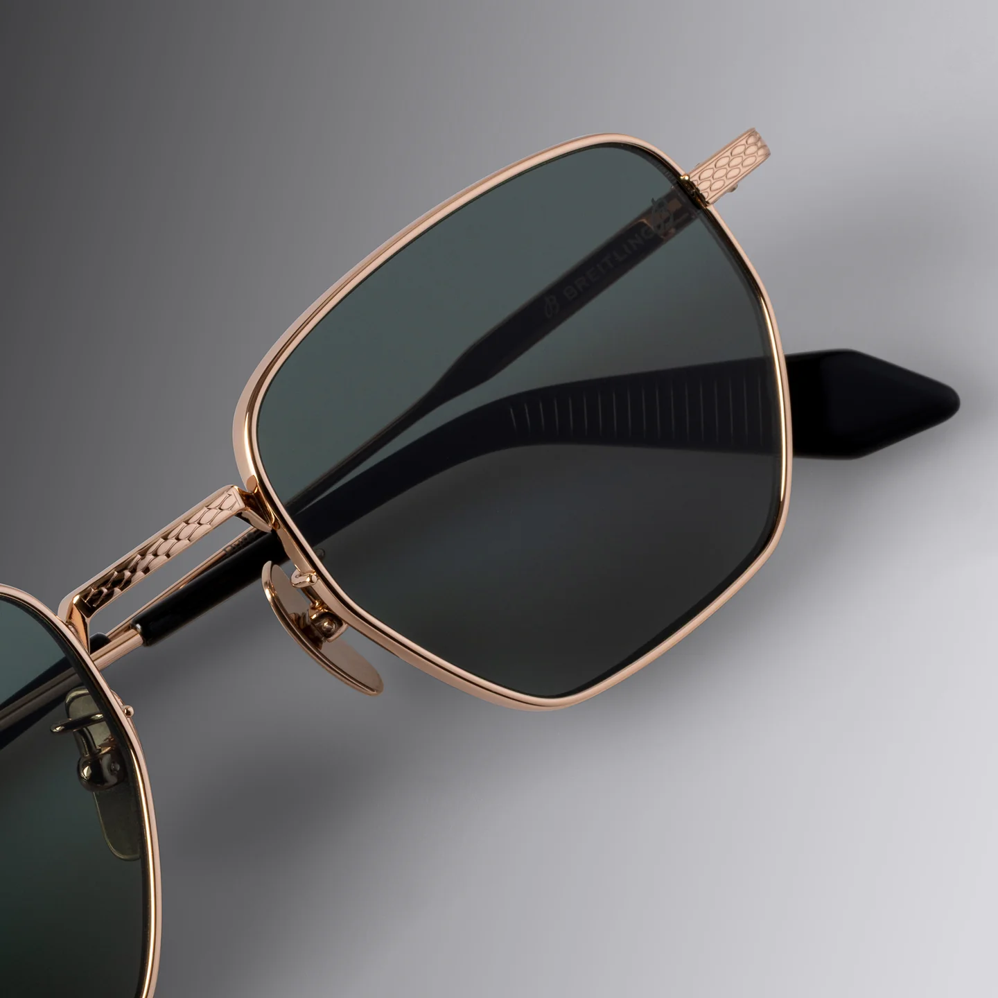 Cutler and Gross BRLT-0001-50-01 red gold